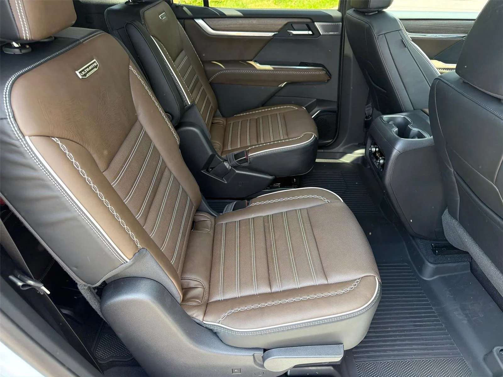 2026 GMC Acadia Denali Ultimate - Photo 11