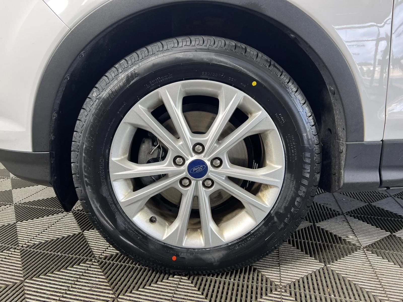 Used 2019 Oxford White Ford SEL image 31