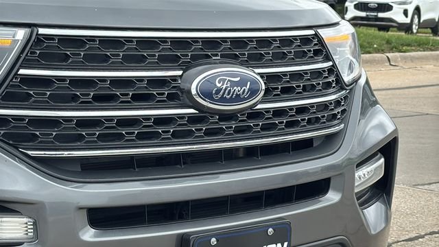Used 2022 Gray Ford XLT image 3