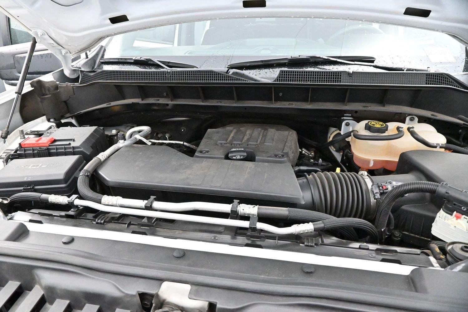 Used 2022 Summit White Chevrolet Custom image 31