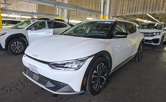 2023 Kia EV6 Wind's photo