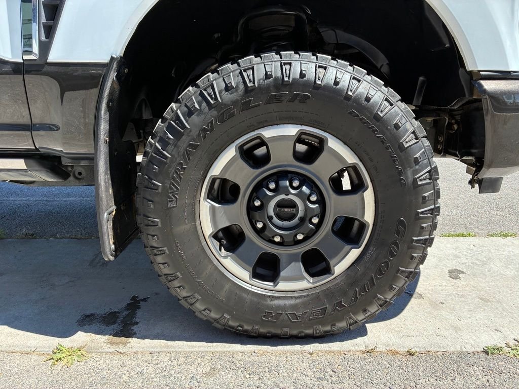 Used 2024  Ford King Ranch image 47