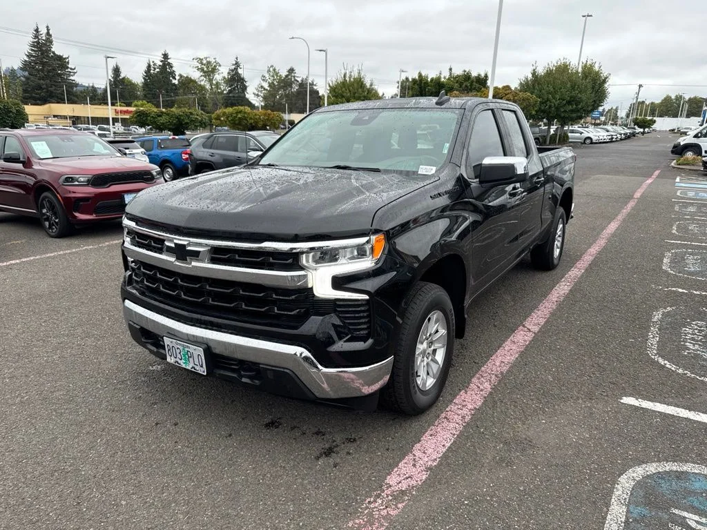 Used 2023 Black Chevrolet LT image 3