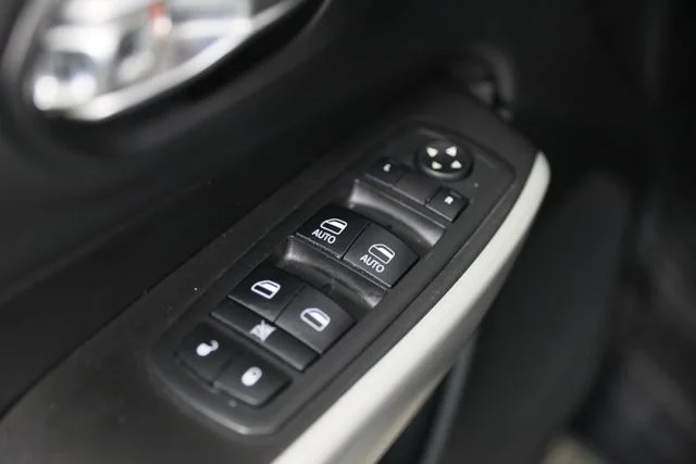 Used 2018 Gray Jeep Latitude Plus image 15