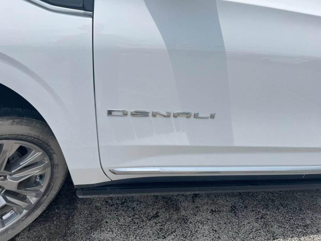 Used 2024 Summit White GMC Denali image 2