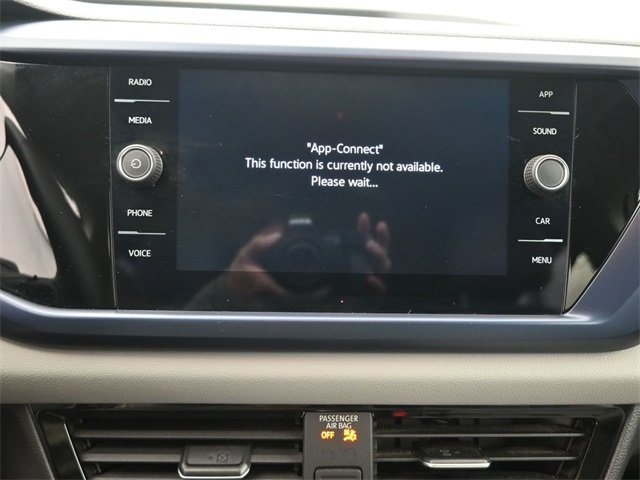 2022 Volkswagen Taos SE photo 4