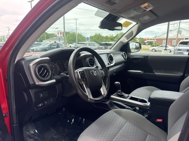 Used 2022 Red Toyota SR5 image 9