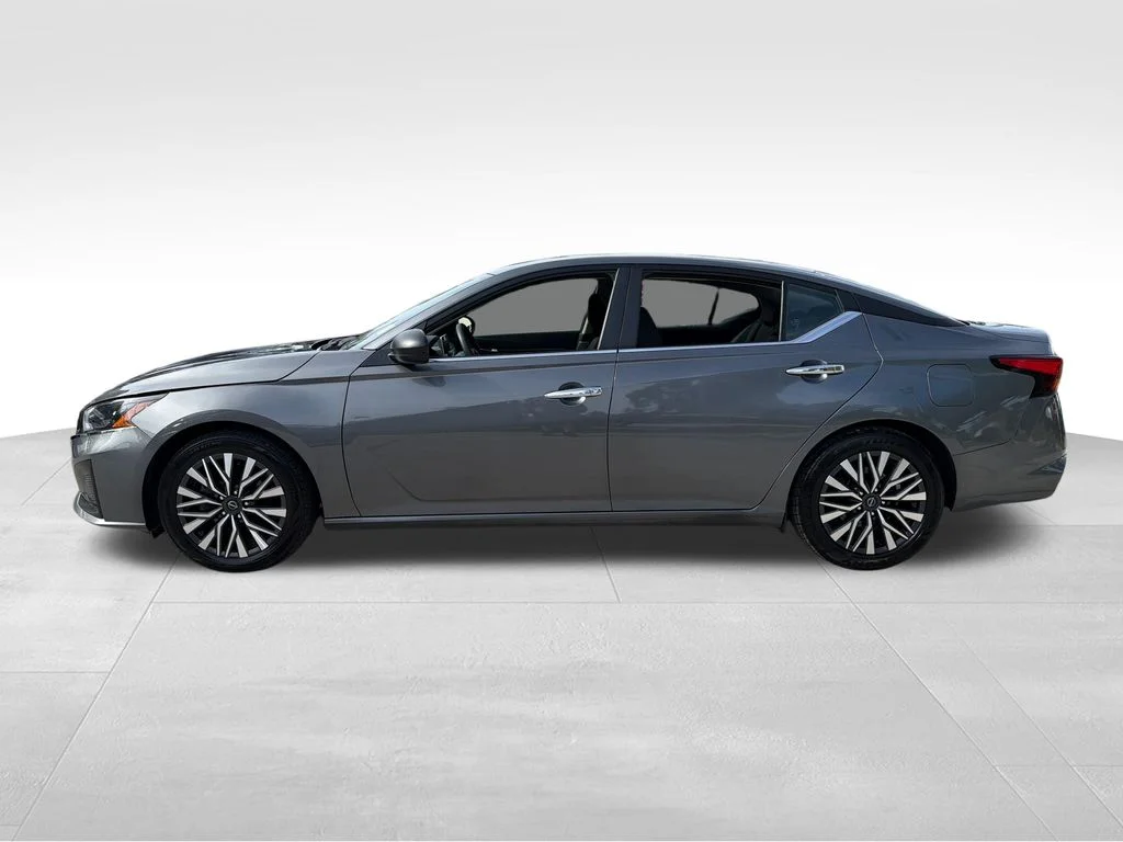 2024 Nissan Altima SV - Photo 4