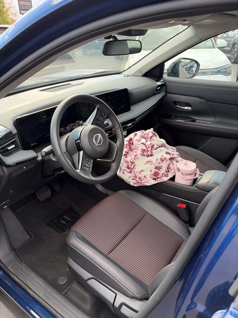 Used 2026 Deep Blue Pearl Nissan SR image 9