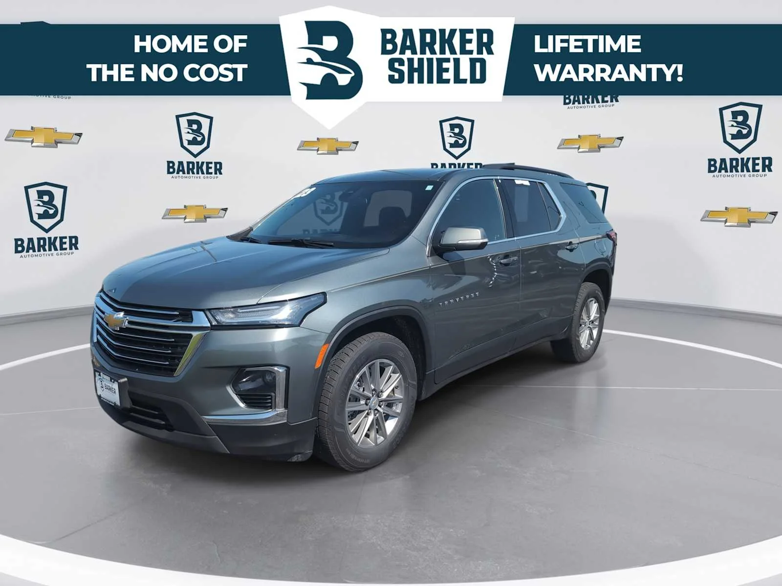 Used 2023 Silver Sage Metallic Chevrolet LT Cloth image 4