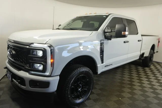 Certified Used 2025 Avalanche Ford XL image 4