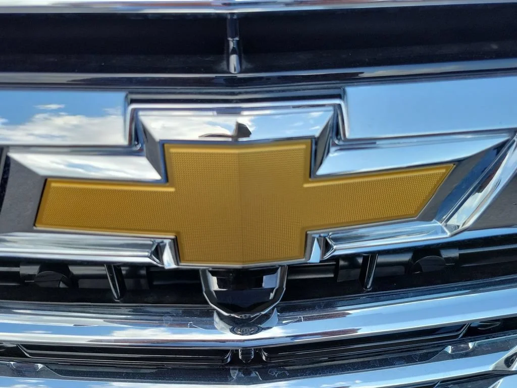 New 2026 Dark Ash Metallic Chevrolet LT image 32