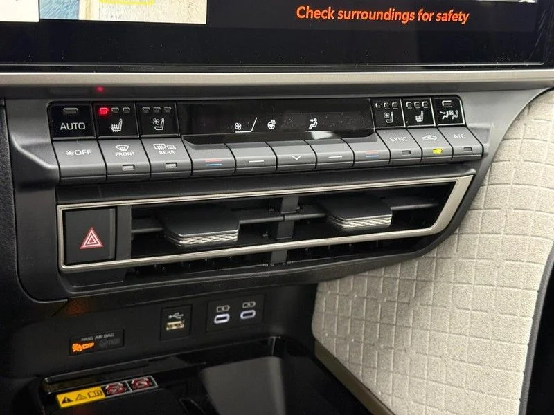 2026 Toyota Camry XLE - Photo 14