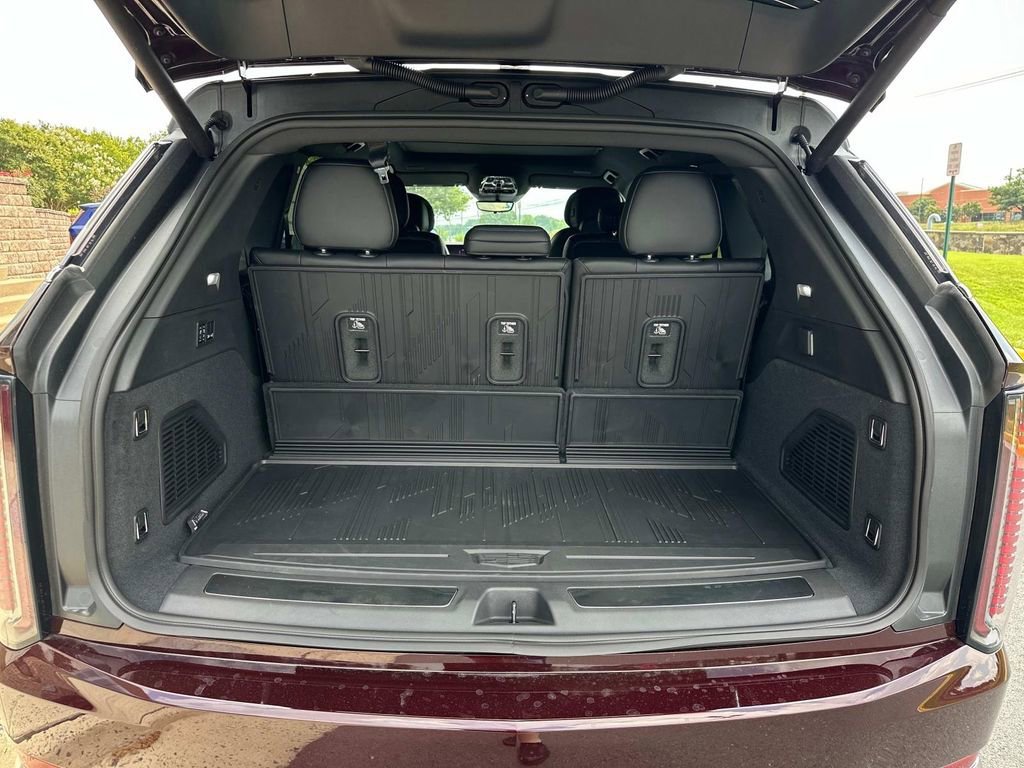 2026 Cadillac Escalade IQ Luxury - Photo 12