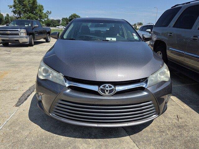 Used 2016 Predawn Gray Mica Toyota LE image 2