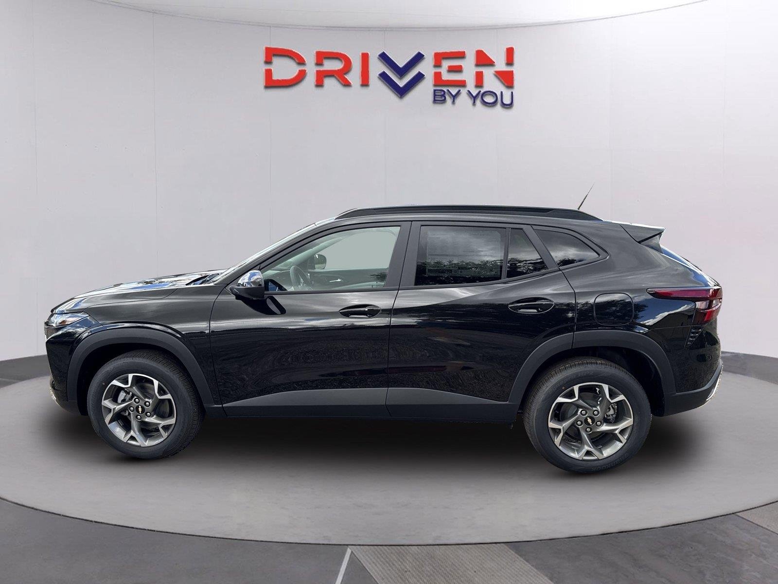 New 2026 Mosaic Black Metallic Chevrolet LT image 7