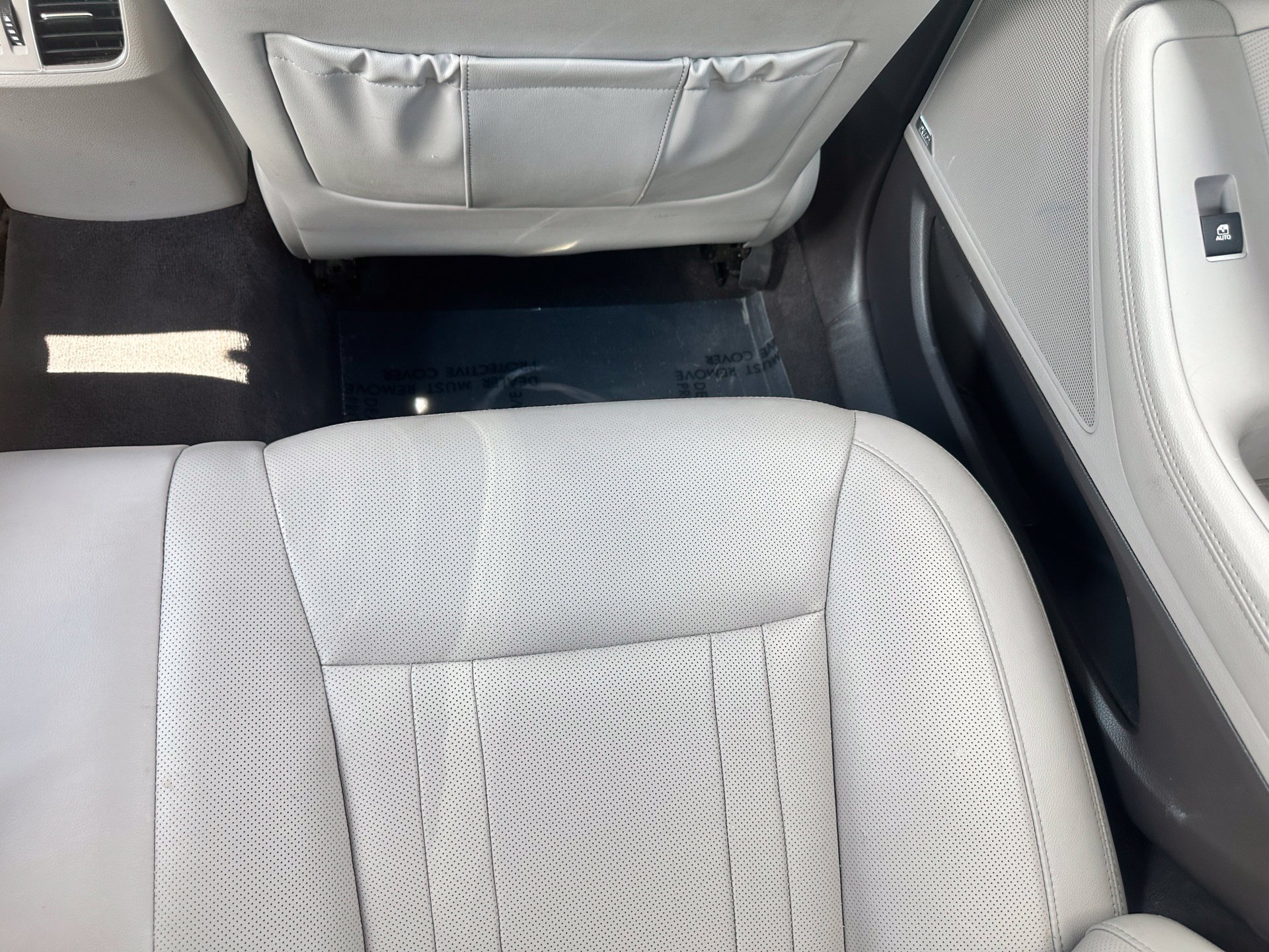 Used 2015 Blue Hyundai 3.8 image 26