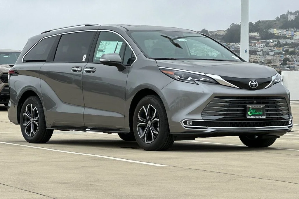 New 2026 Heavy Metal <sup>1</sup> Toyota  Platinum image 2