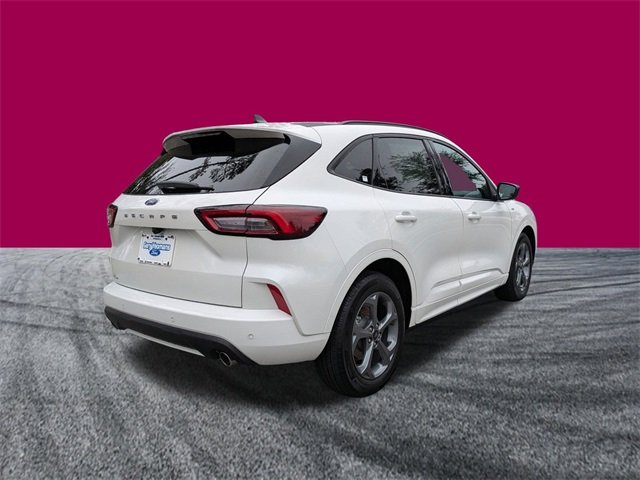 2024 Ford Escape ST-Line photo 4