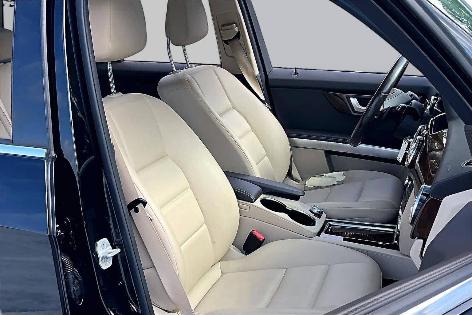 Used 2015 Obsidian Black Metallic Mercedes-Benz GLK 350 image 9