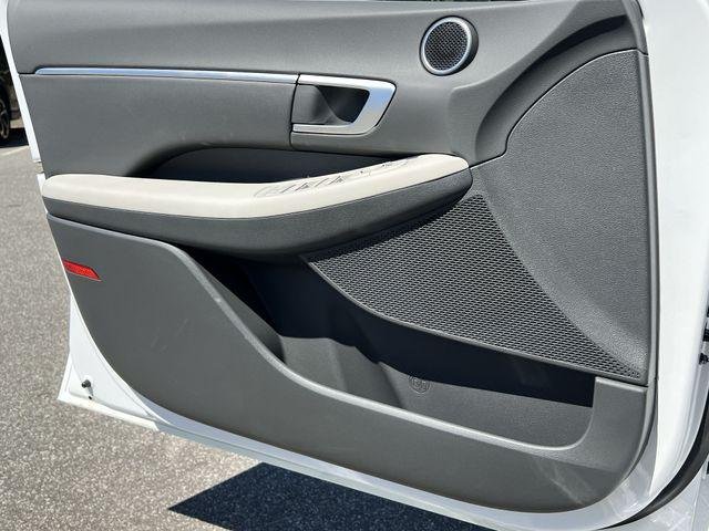 New 2026 White Hyundai SEL Sport image 27