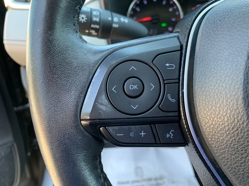 Used 2021 Gray Toyota XLE Premium image 28