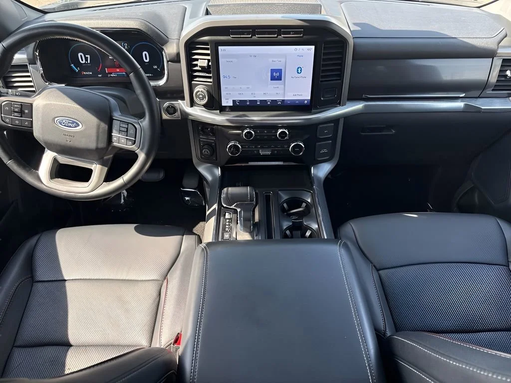 Used 2022  Ford XL image 13