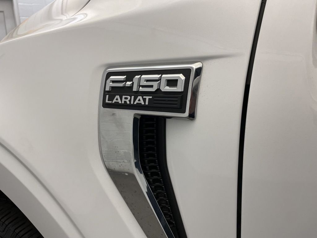 Used 2022 White Ford Lariat image 11
