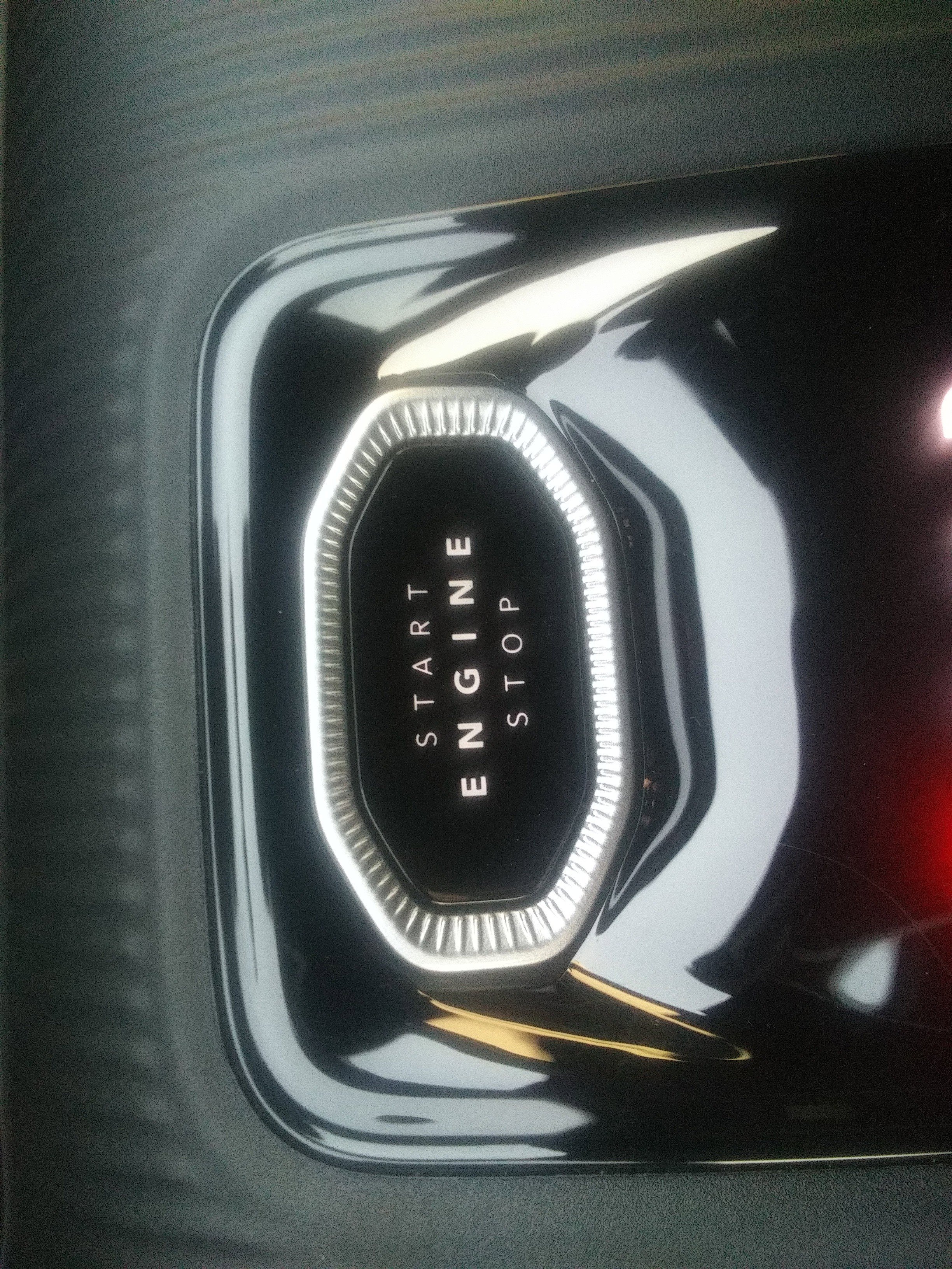New 2026 Bright White Clear-Coat Exterior Paint Jeep Limited image 18