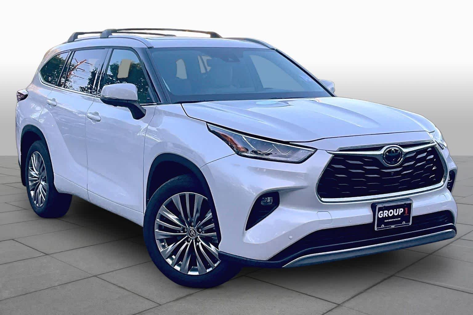 Used 2024 Wind Chill Pearl Toyota Platinum image 3