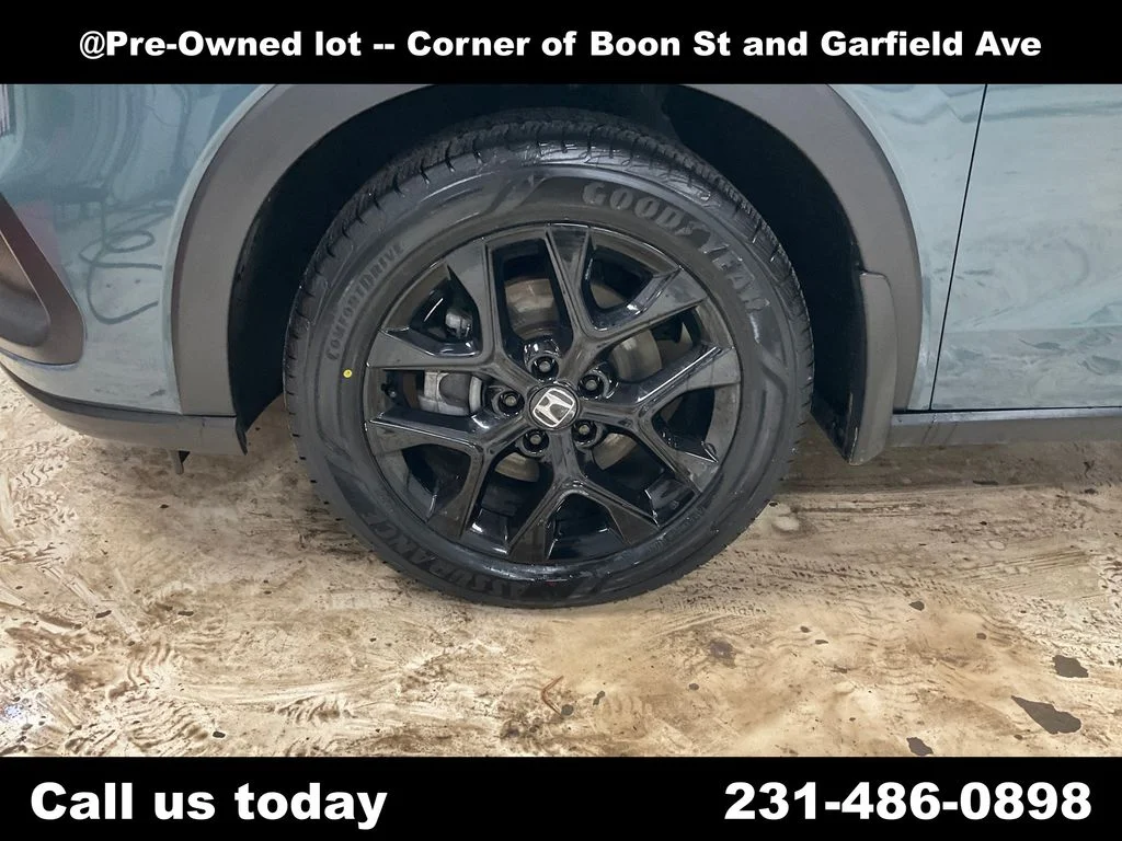 Used 2024  Honda Sport image 10