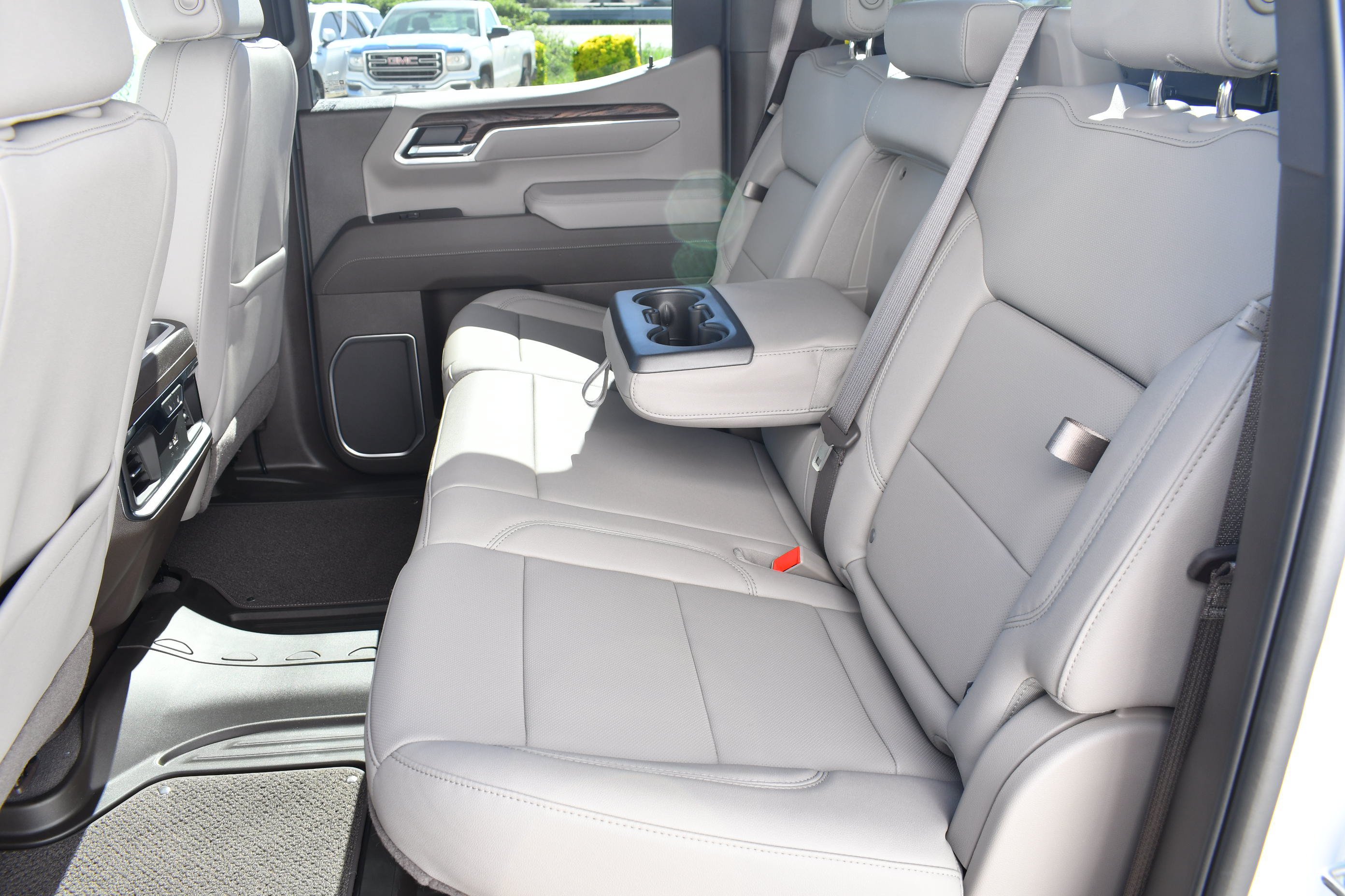 New 2026 Glacier White Tricoat GMC SLT image 29