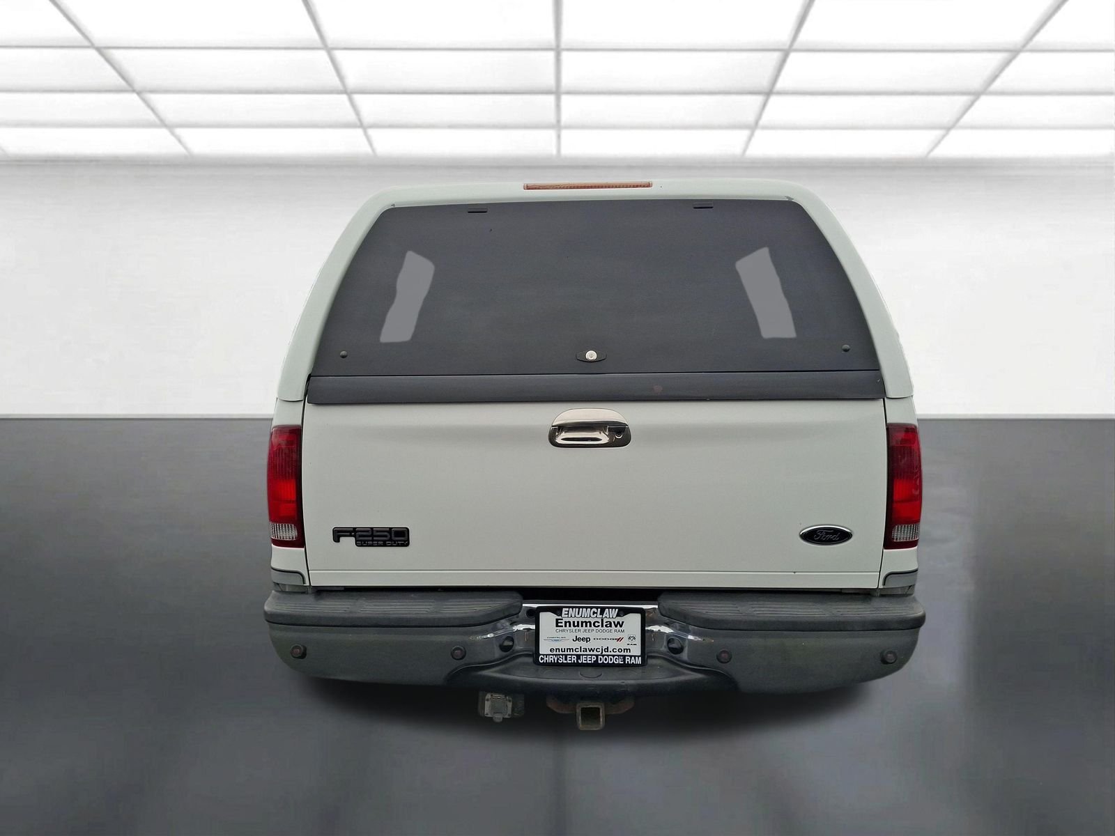 Used 2004 White Ford XL image 4