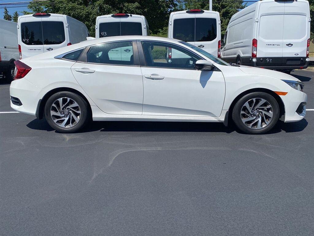 Used 2018  Honda EX image 12