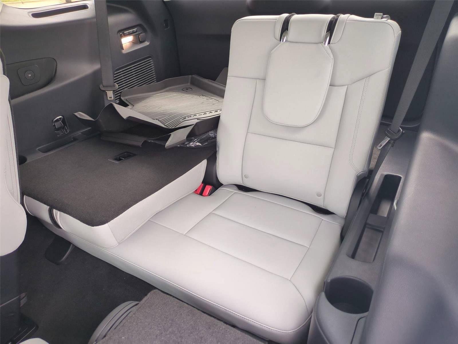 New 2026 Space White Metallic Ford Platinum™ image 36
