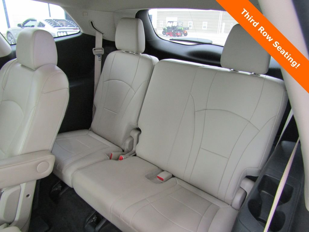 Used 2019 White Buick Essence image 18