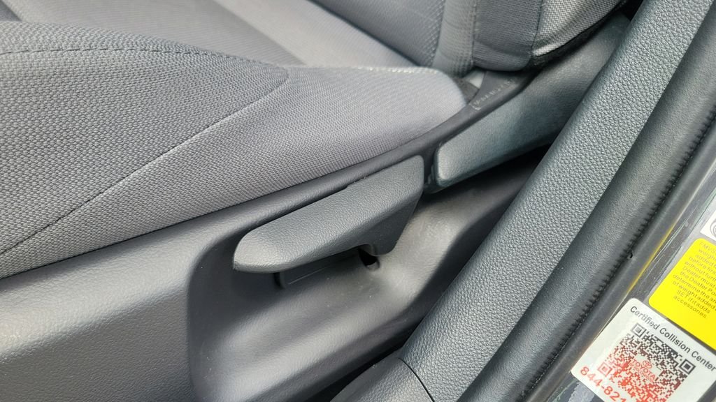 2024 Toyota Corolla SE - Photo 16