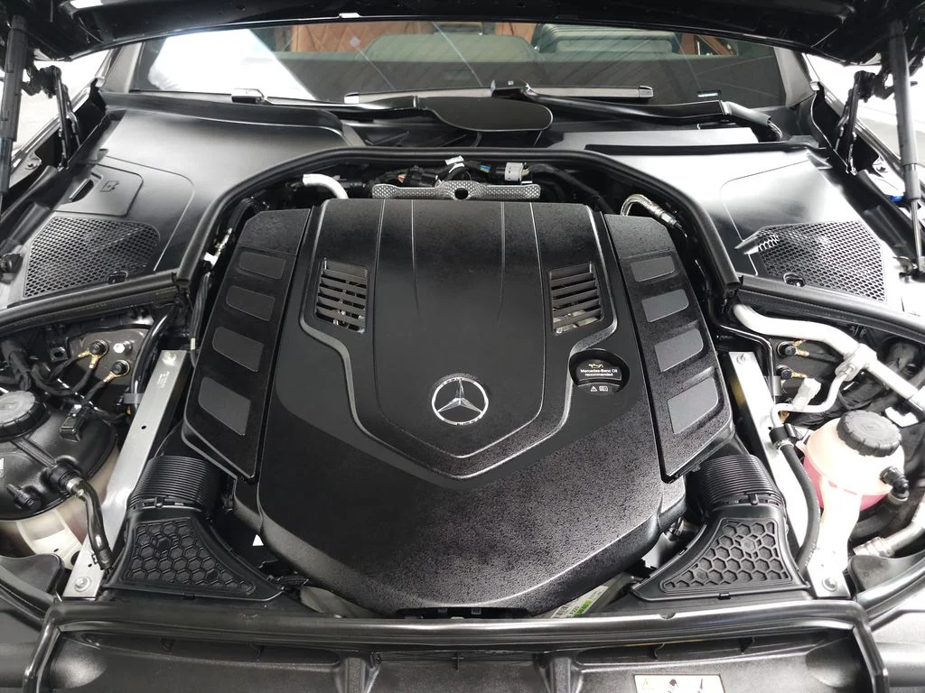 Certified Used 2024 Graphite Gray Metallic Mercedes-Benz S 580 image 39