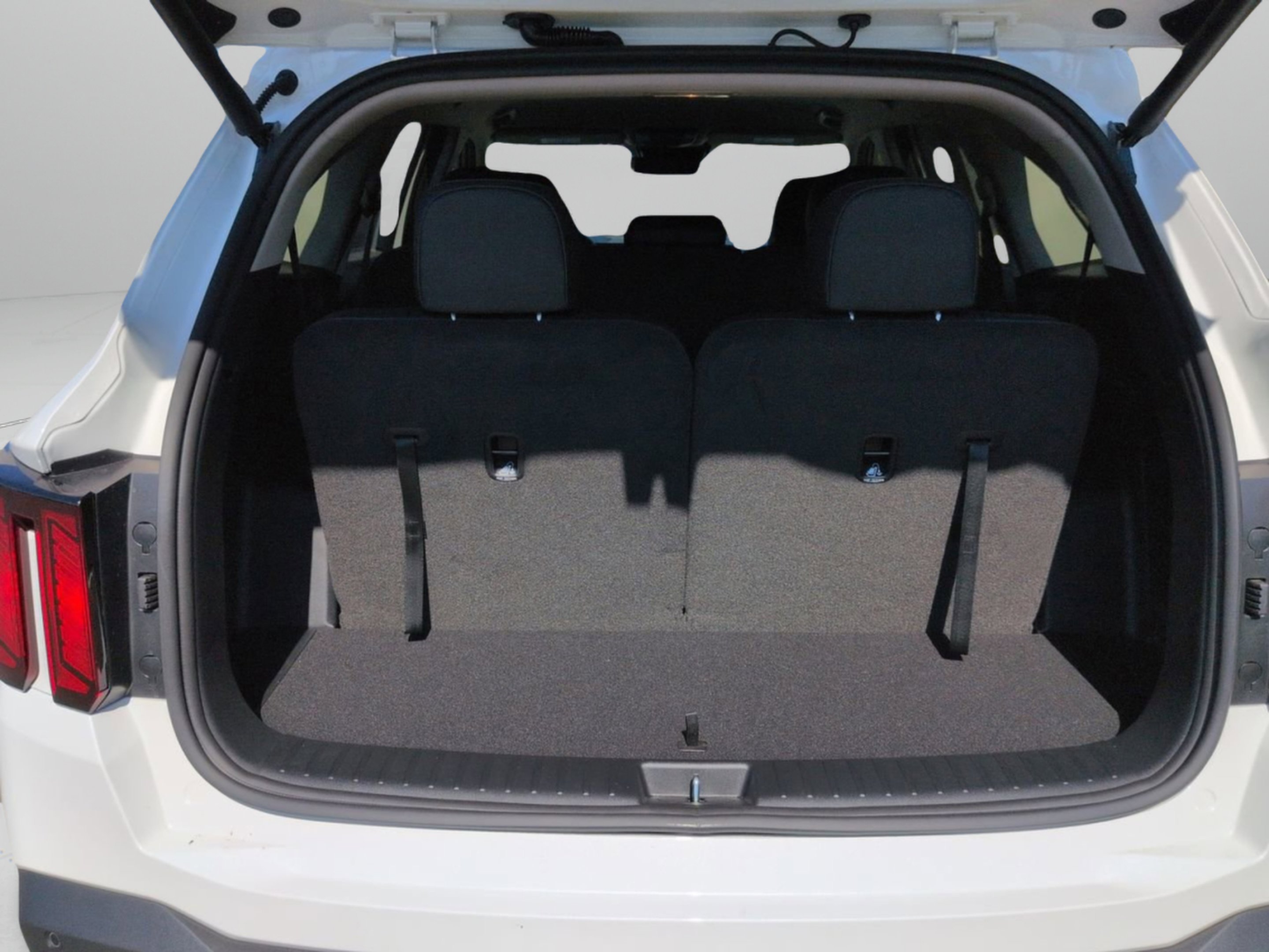 New 2026 Snow White Pearl Kia EX image 10