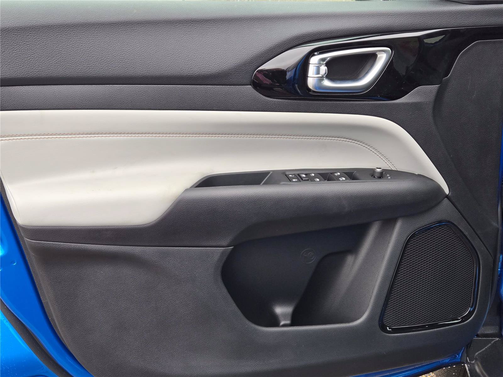 New 2026 Hydro Blue Pearlcoat Jeep Limited image 12
