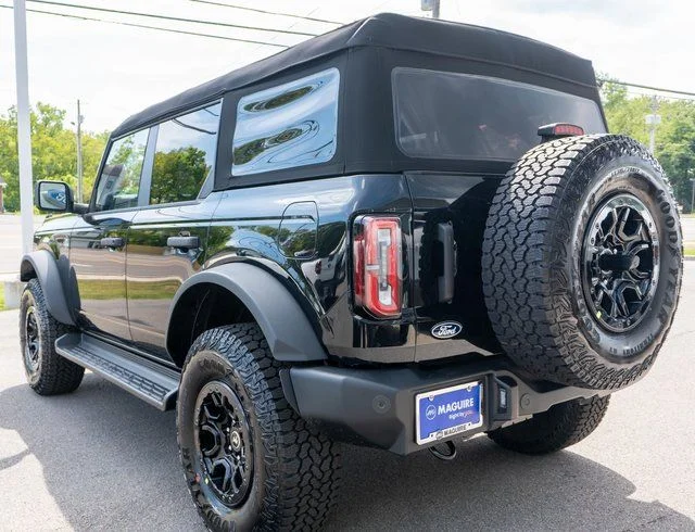 New 2026 Shadow Black Ford Outer Banks® image 7