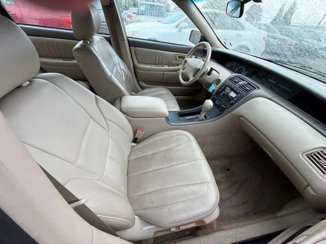 Used 2001 Black Toyota  image 26