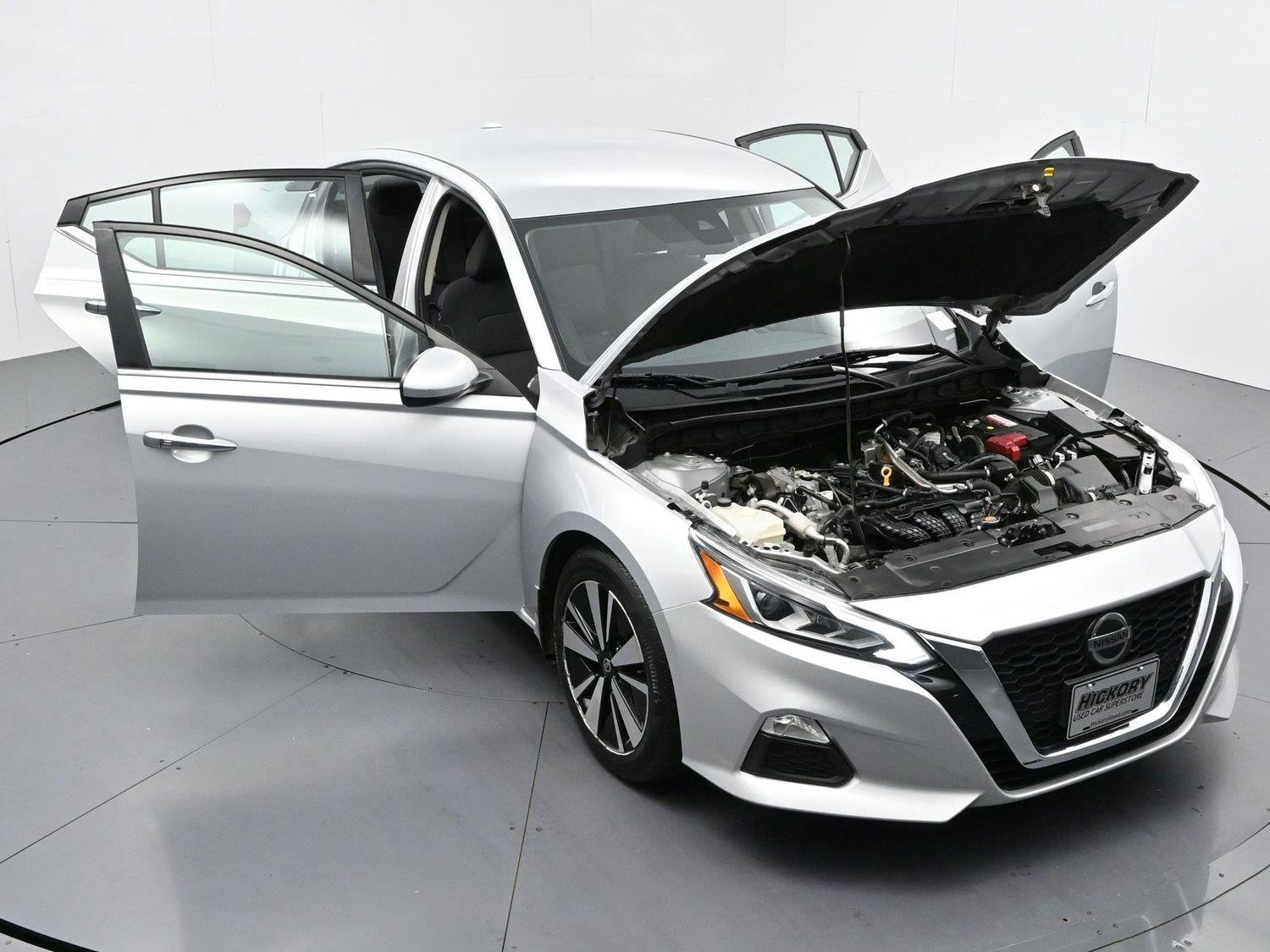 Used 2022 Brilliant Silver Metallic Nissan 2.5 SV image 37