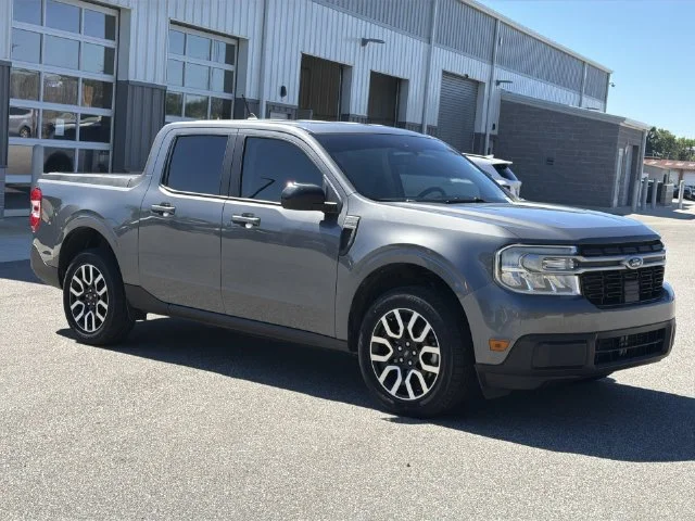 Used 2024 Gray Ford Lariat image 15