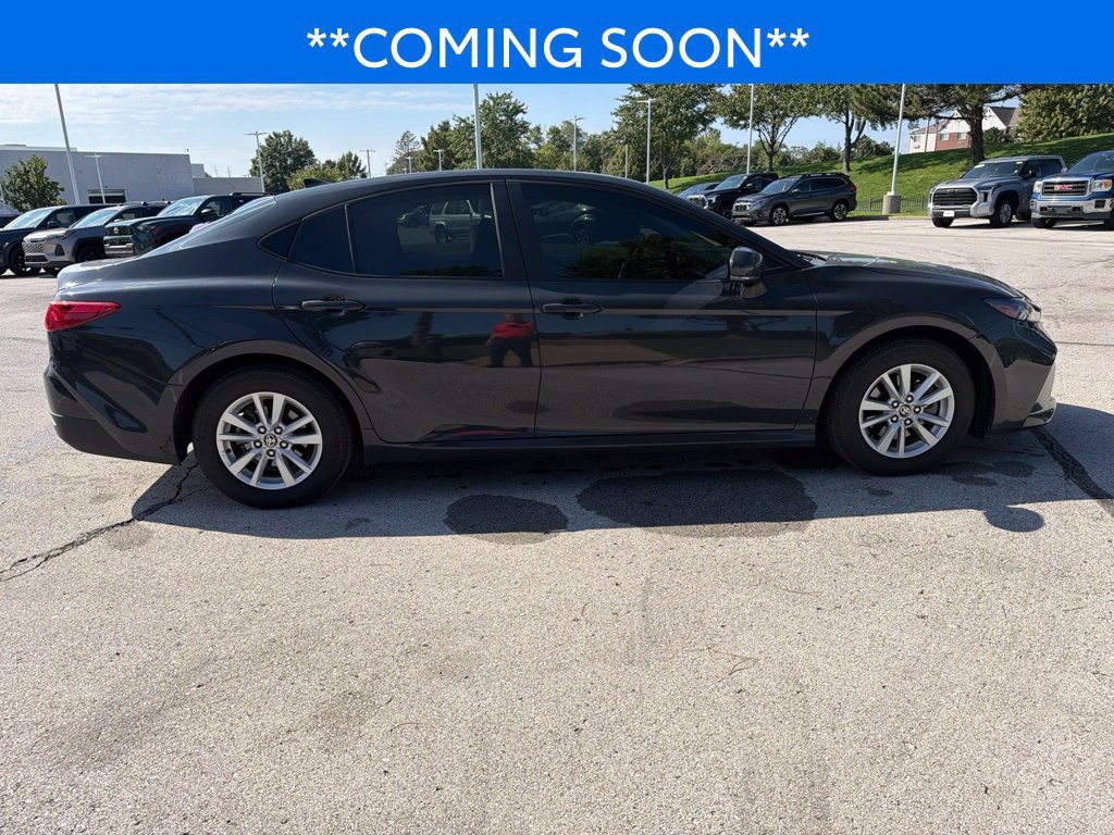 Used 2025  Toyota LE image 5
