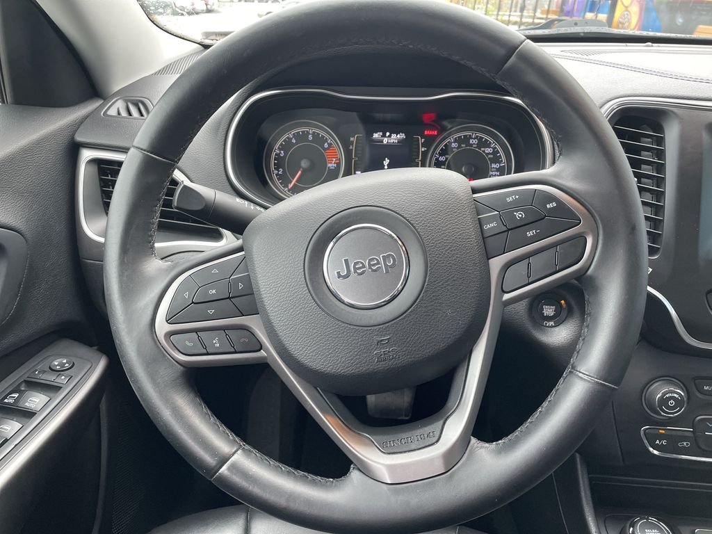 Certified Used 2019 White Jeep Latitude Plus image 15