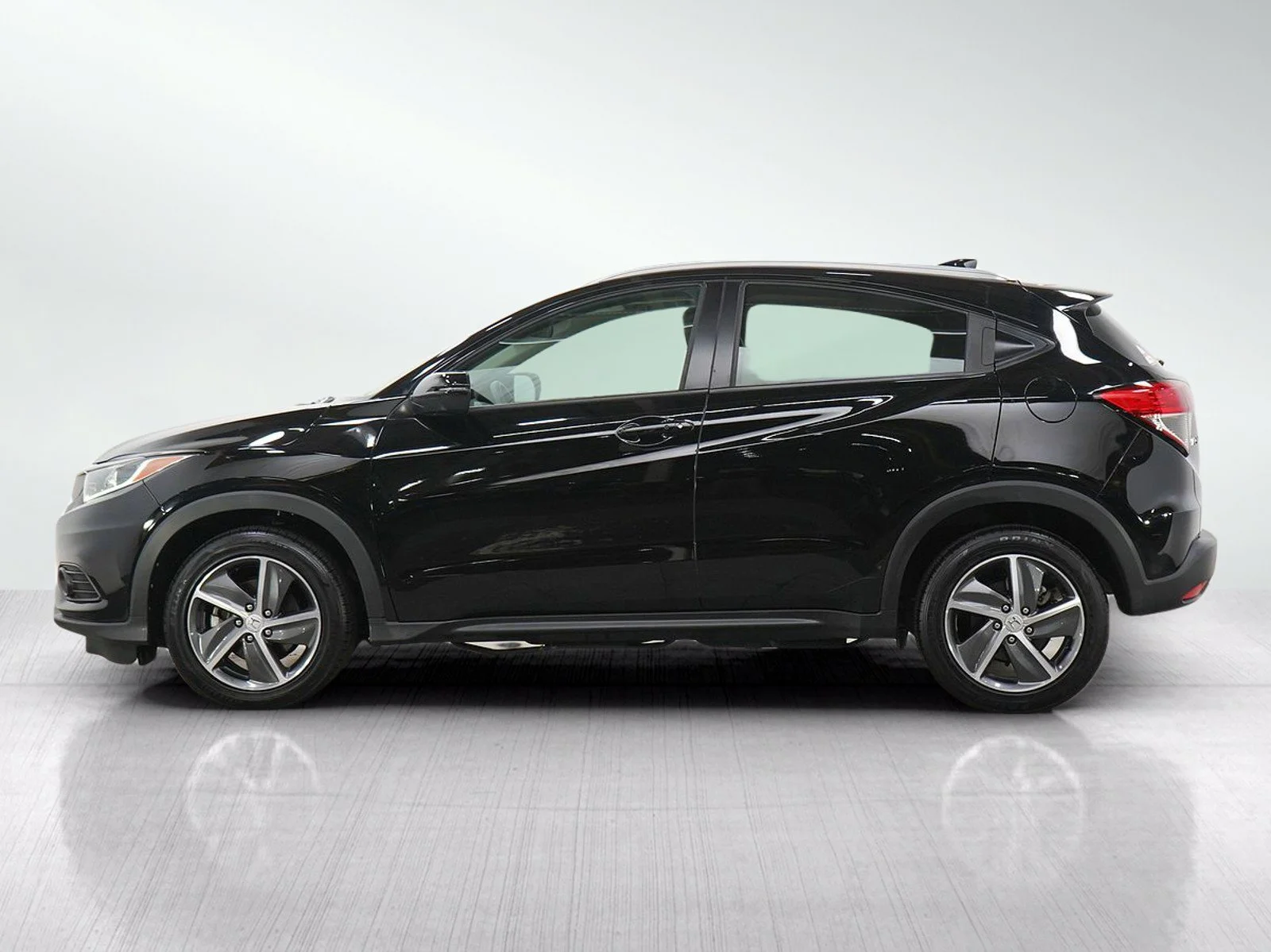 Used 2021 Honda HR-V EX with VIN 3CZRU6H56MM727395 for sale in Burnsville, Minnesota
