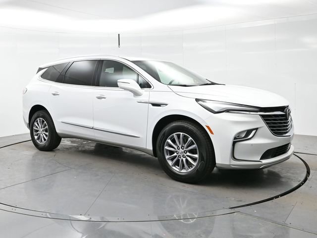 2023 Buick Enclave Essence's photo
