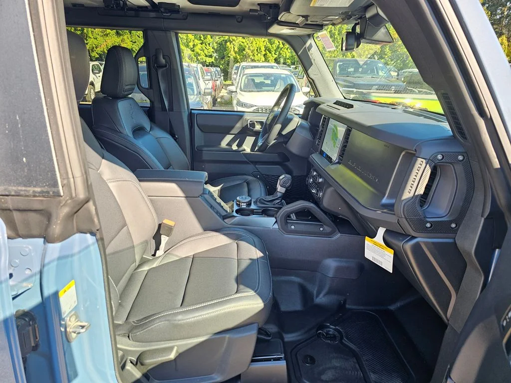 New 2025 Azure Gray Metallic Tri-Coat Ford Badlands® image 10
