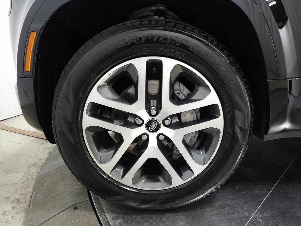 2025 LAND ROVER DEFENDER - Image 12